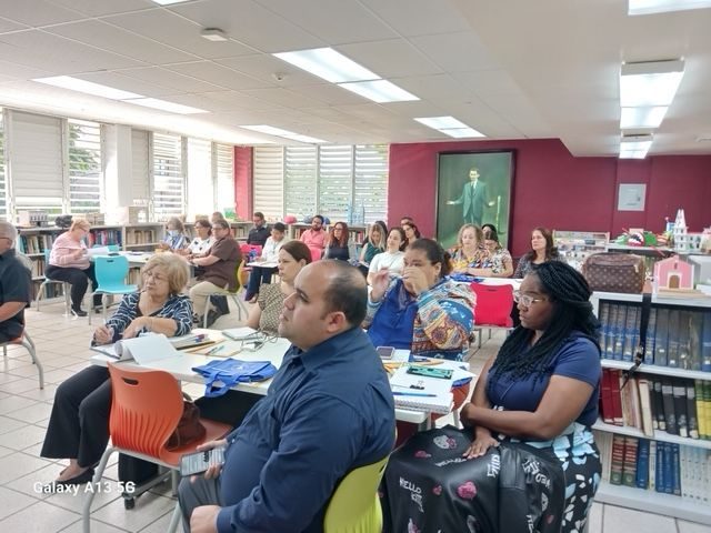 Taller para la elaboración del autoestudio, foto 6
